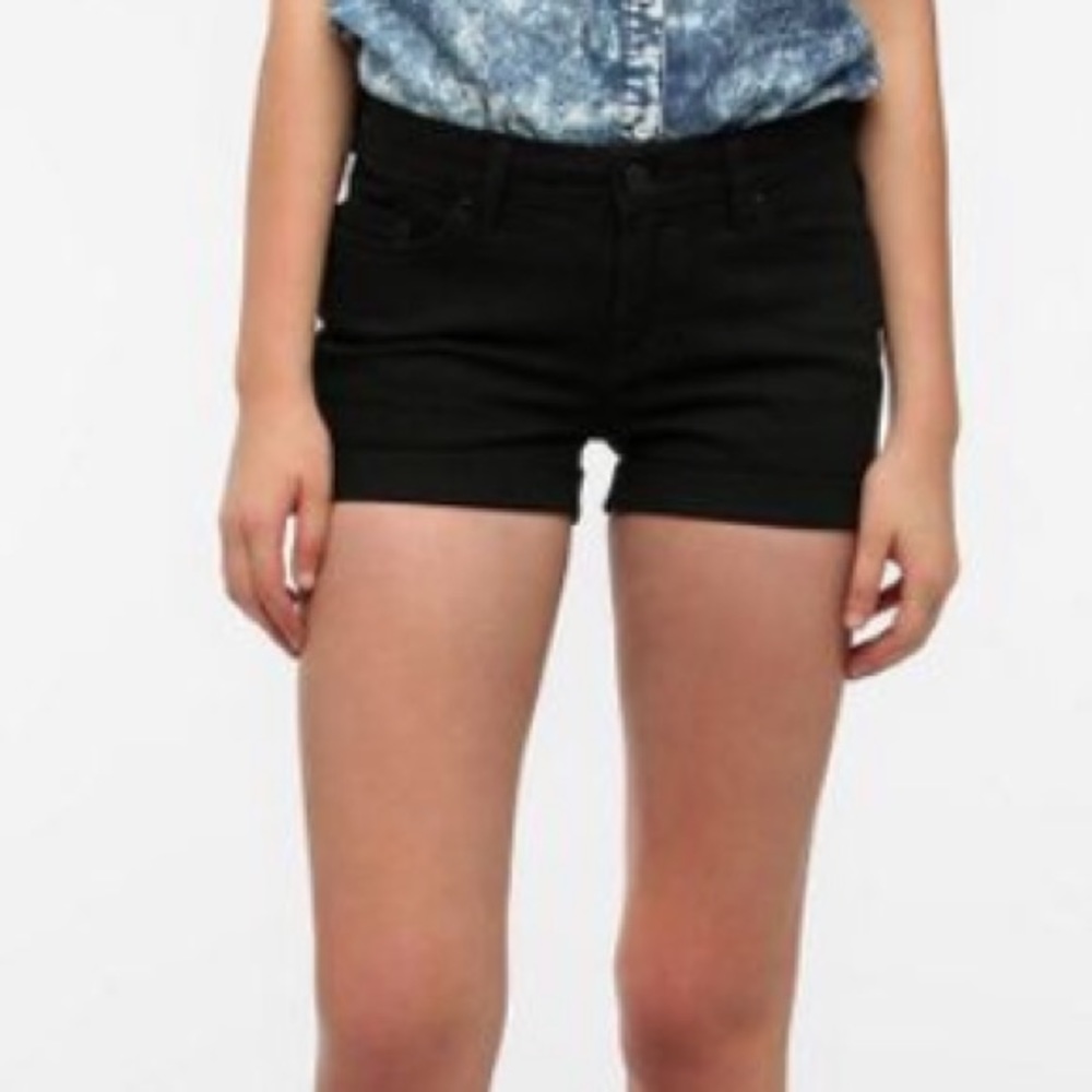 Urban Outfitters BDG Alexa black roll-cuff short
